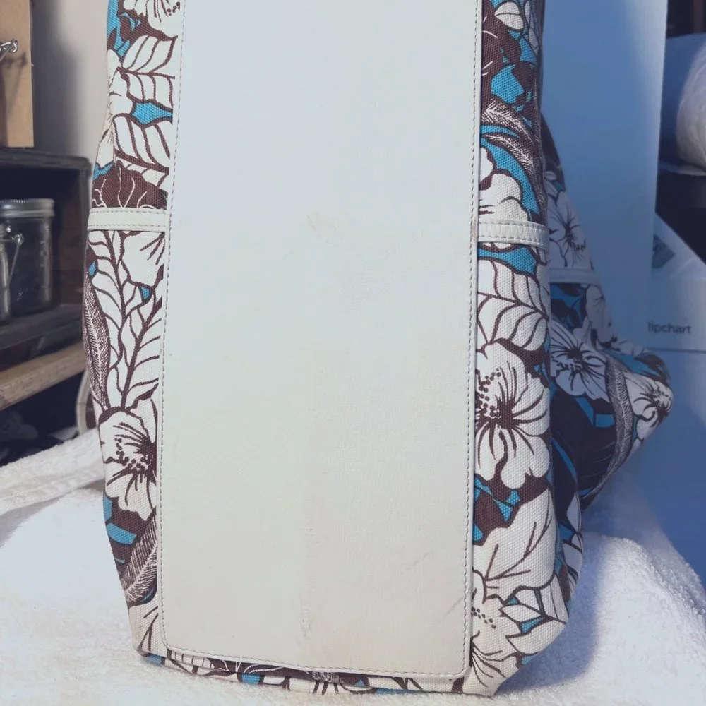 Cole Hann-Large Tote-Leather & Cloth-Snap Close Inside-Pockets-Travel-Beach